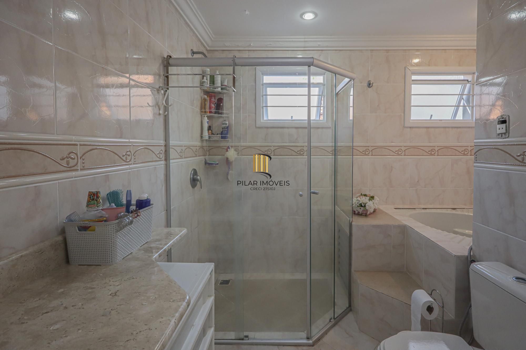 Residência de luxo ! Impecável.. 04 dormitórios , piscina / estuda dação