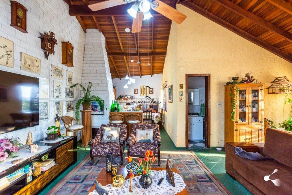 Casa para Venda - 231.27m², 3 dormitórios, sendo 1 suites, 3 vagas - Cristal