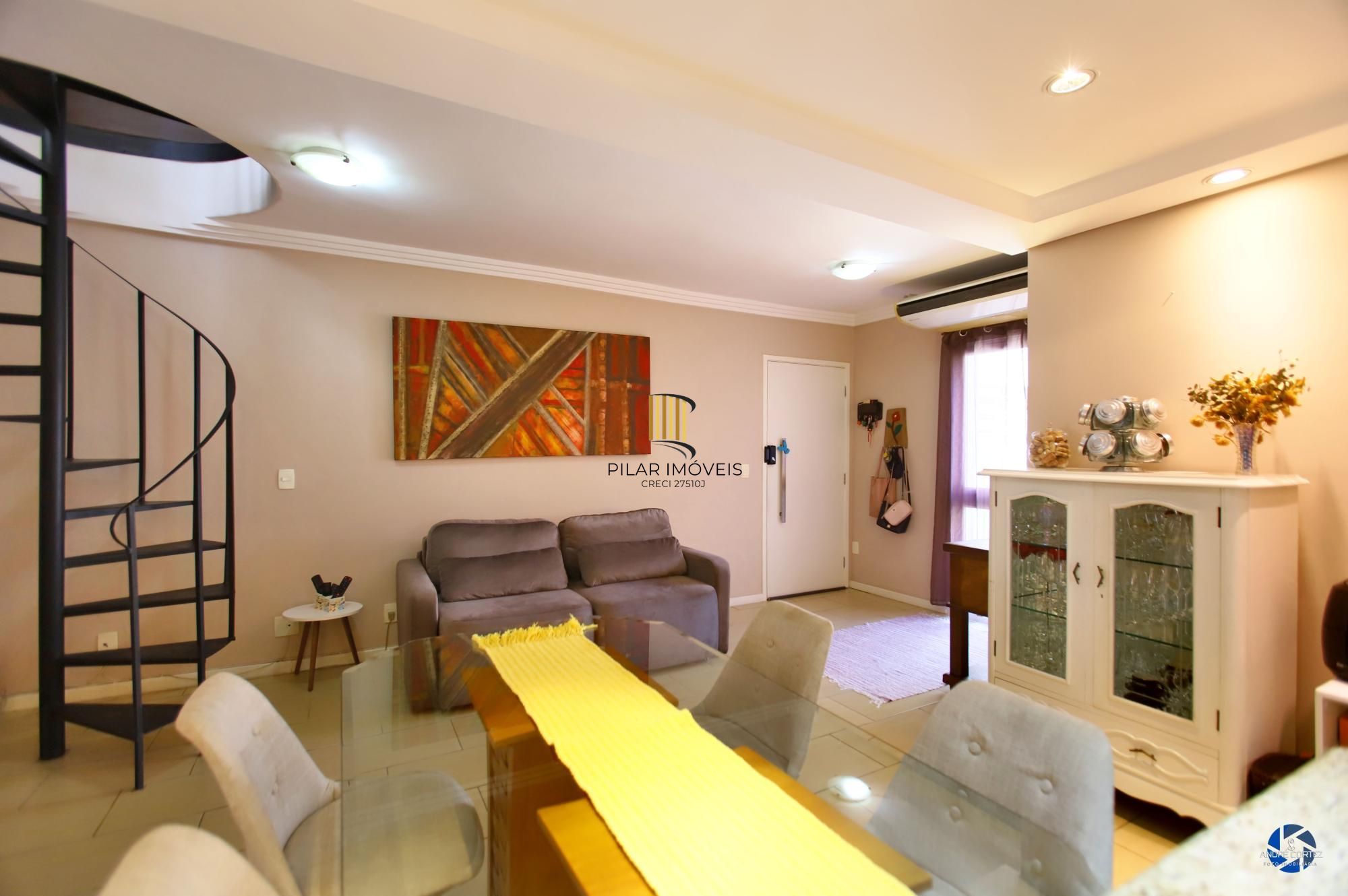 Vende cobertura: Piso inferior:  02 dormitórios, 02 banheiros, living 2 ambientes, cozinha americana.