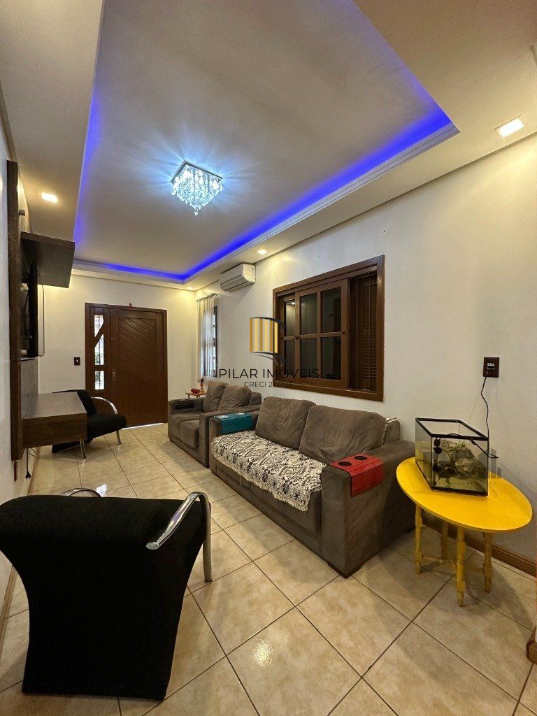 Casa 3 dormitórios no bairro Igara