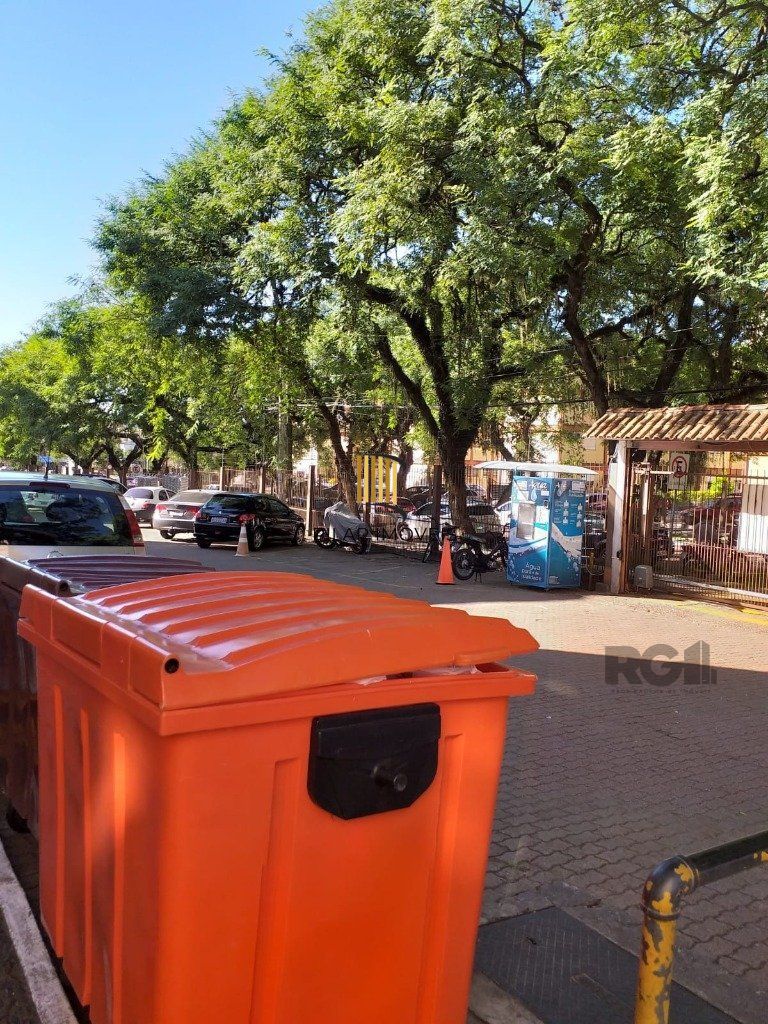 Apartamento 3 dormitórios no bairro Camaquã