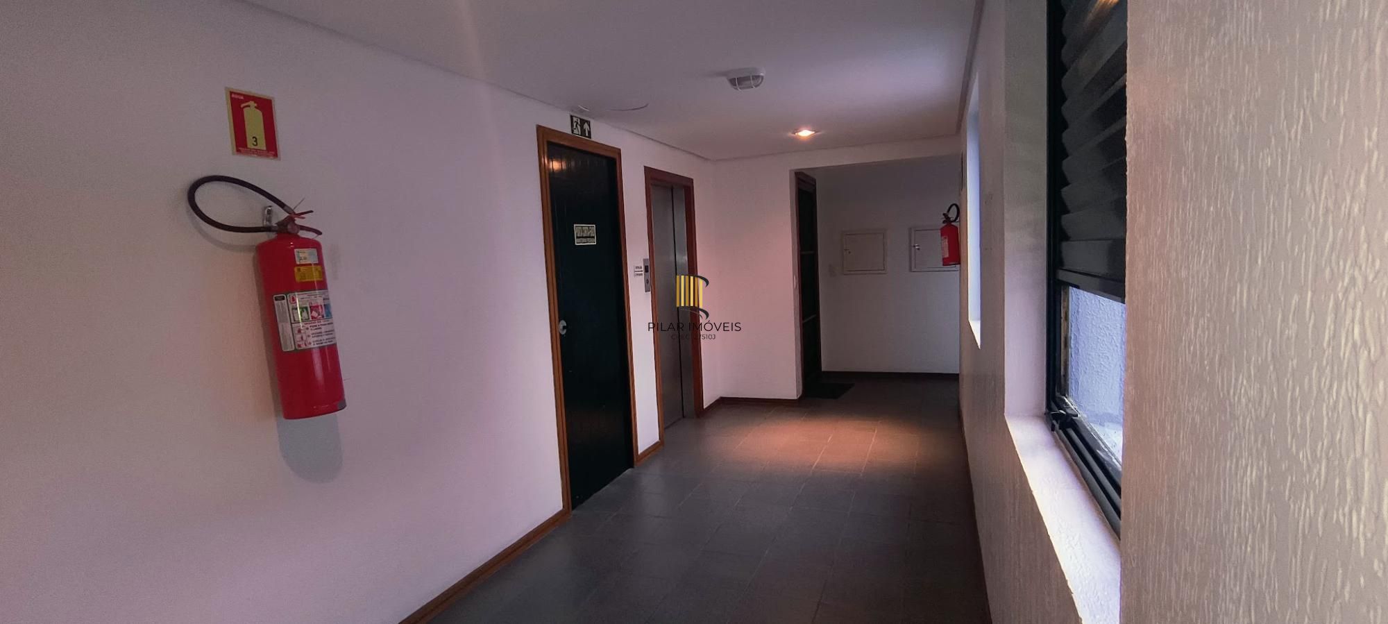 CONJUNTO  COMERCIAL  NA  AVENIDA CRISTÓVÃO COLOMBO