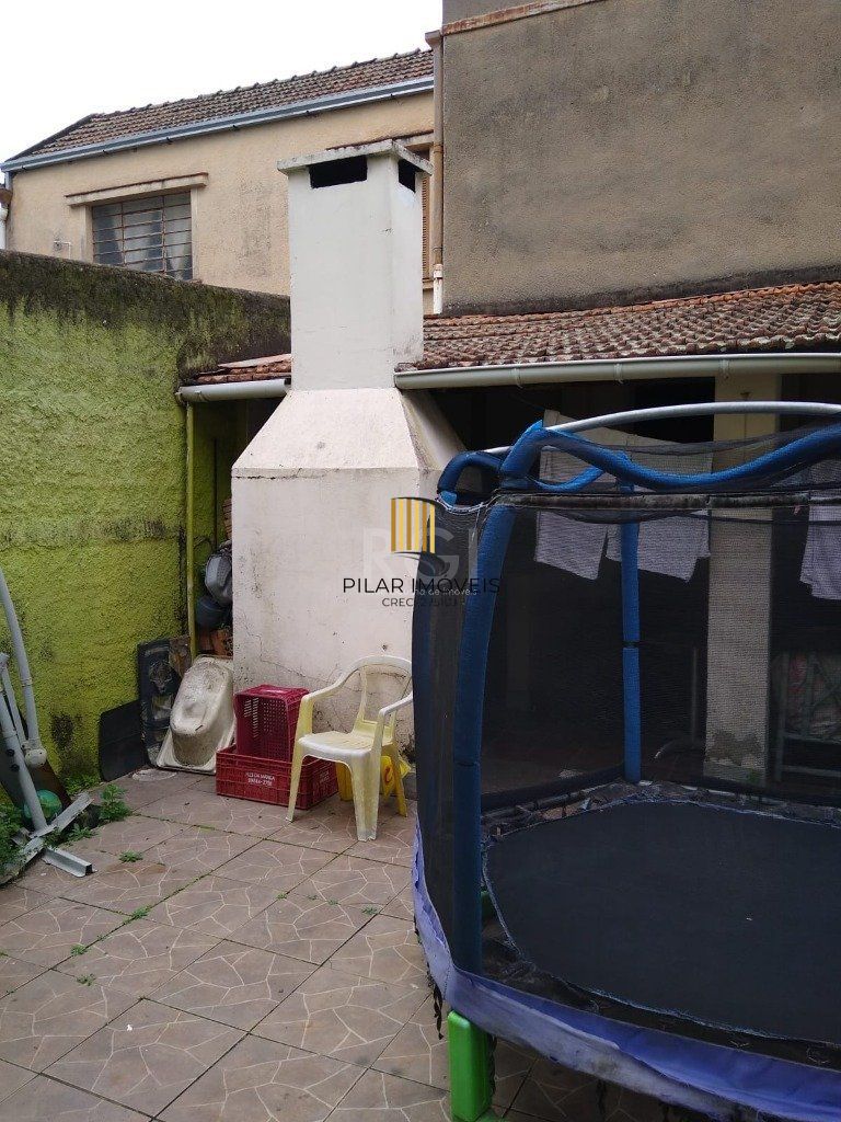 Casa para Venda - 265m², 5 dormitórios, sendo 2 suites, Floresta