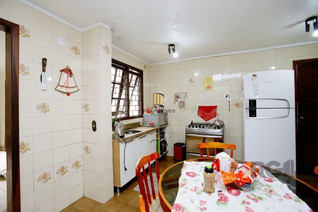 Casa 3 Dormitório(s) Bairro Petrópolis