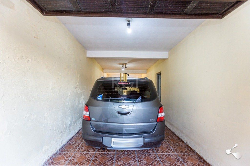 Casa para Venda - 231.27m², 3 dormitórios, sendo 1 suites, 3 vagas - Cristal