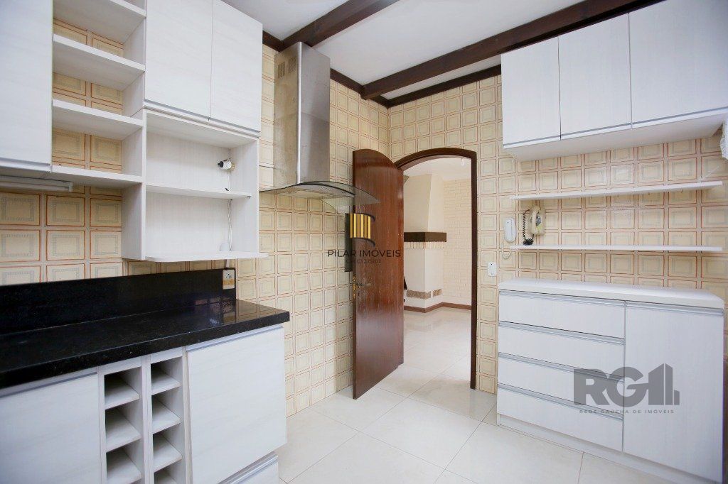 Casa de Condomínio 3 dormitórios no bairro Cristal
