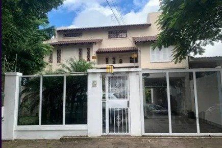 Casa de Luxo no Teresópolis - 6 Quartos e Espaço para Festas!