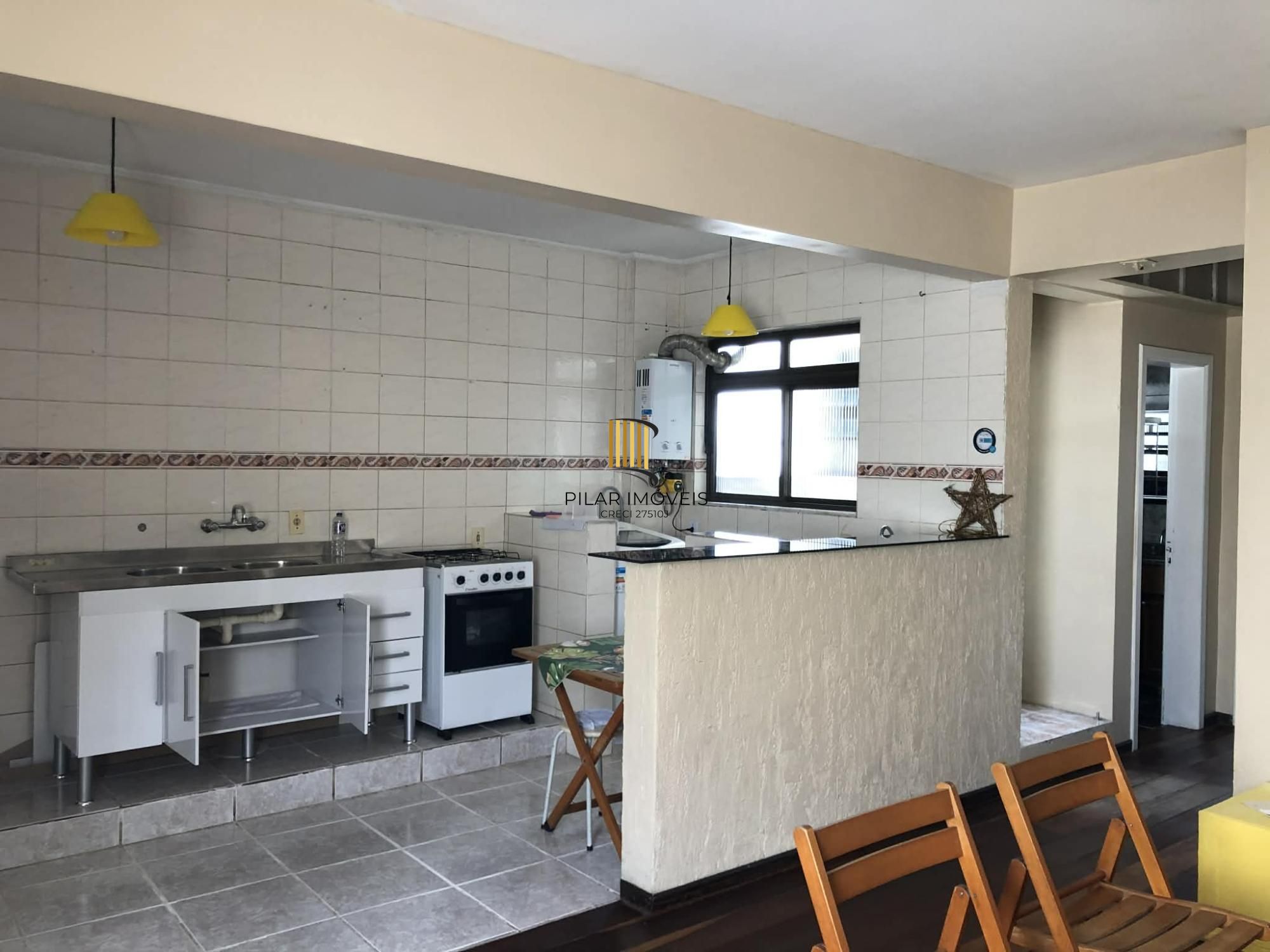 Predio residencial sendo uma cobertura e mais 03 apartamentos