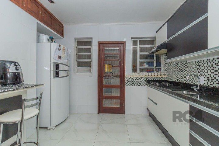 Apartamento 02 dormitórios no Bairro Centro Histórico  de Porto Alegre.