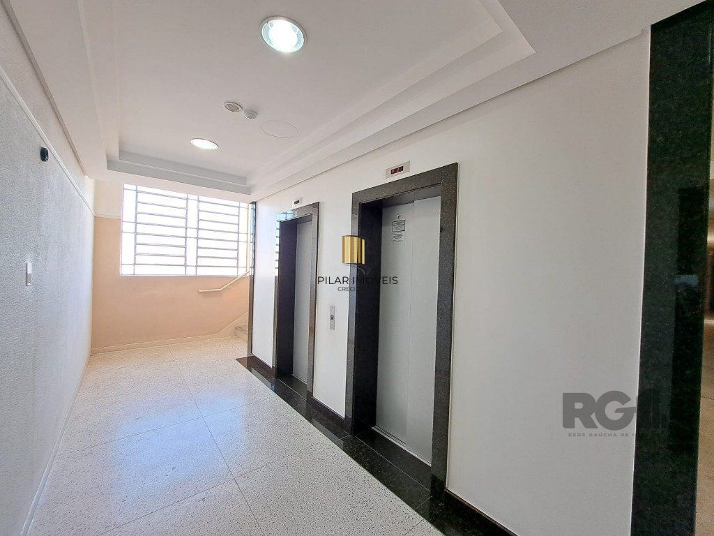 Vendo excelente cobertura com vista cinematografia, no Bairro Floresta.