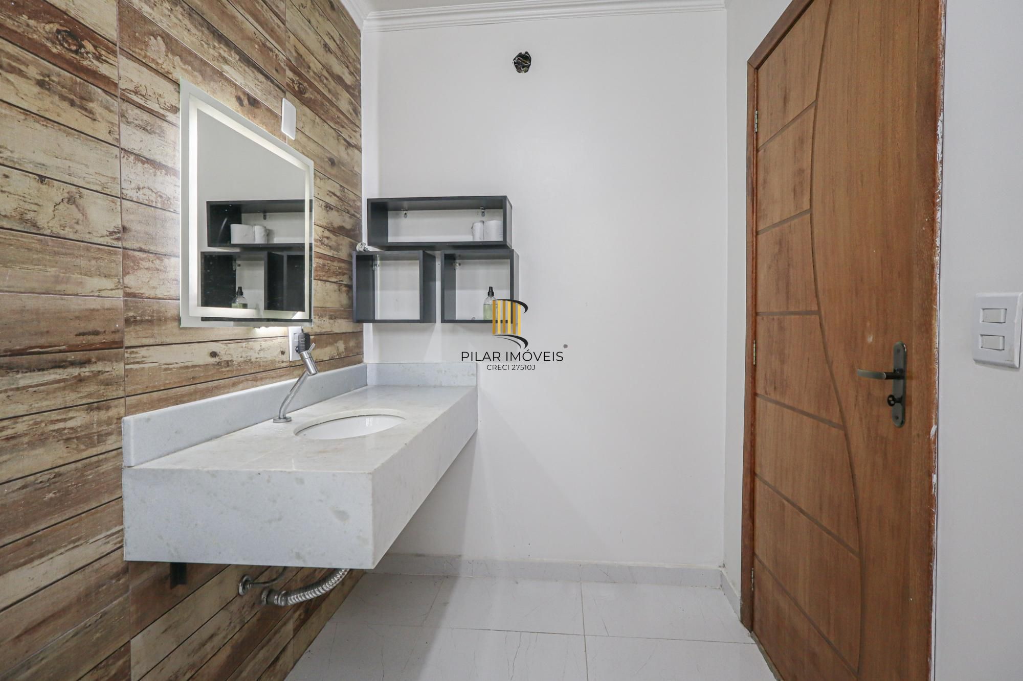 Casa semi mobiliada, 4 dormitórios no Bairro Jardim Sabará