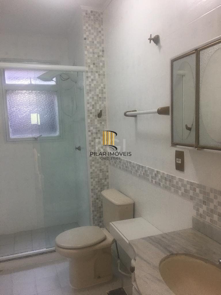 Apartamento com 01 dormitório, 01 estacionamento rotativo.