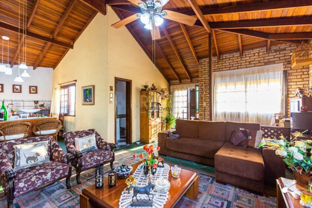 Casa para Venda - 231.27m², 3 dormitórios, sendo 1 suites, 3 vagas - Cristal
