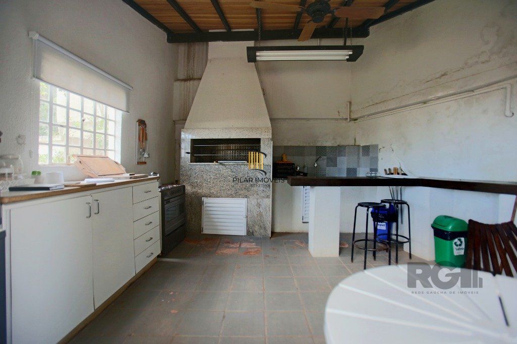 Casa de Condomínio 3 dormitórios no bairro Cristal