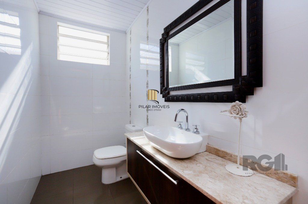Casa 3 dormitórios no bairro Passo da Areia
