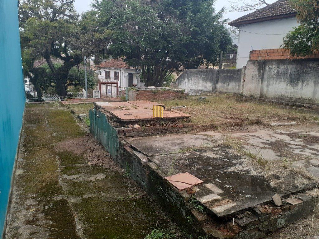 Vendo  terreno  no Bairro Partenon em Porto Alegre.