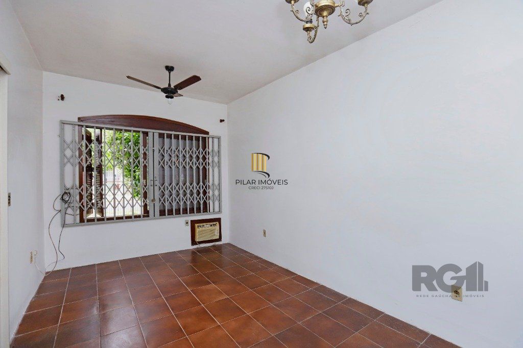 Casa 5 dormitórios no bairro Partenon