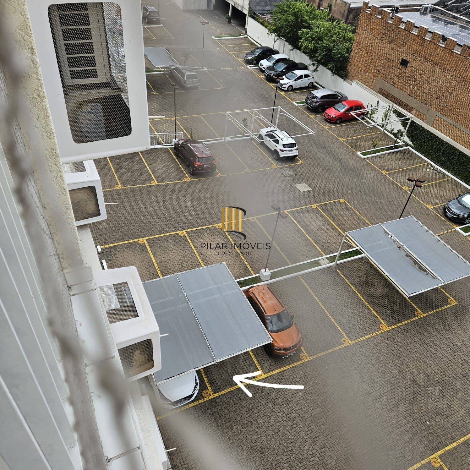 apartamento de 02 dormitórios com sacada e garagem