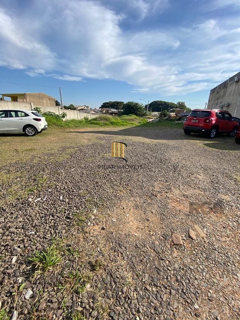 Vende em Cachoeirinha, terreno com  1.213metros quadrados, sendo 26,69 de frente e 45,46 de frente a fundos. , excelente para indústria.
