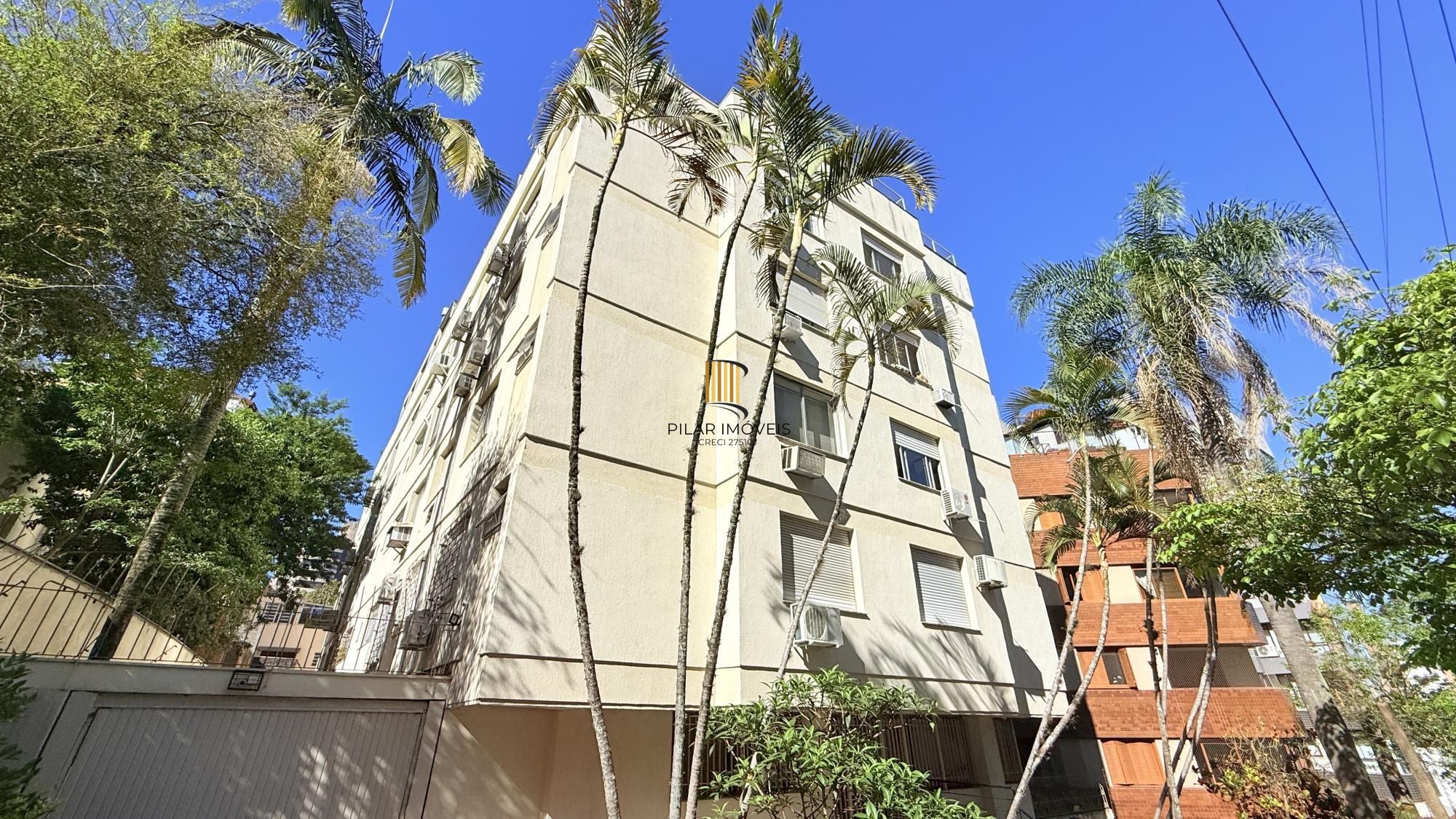 Cobertura Semimobiliada com Vista Panorâmica em Porto Alegre
