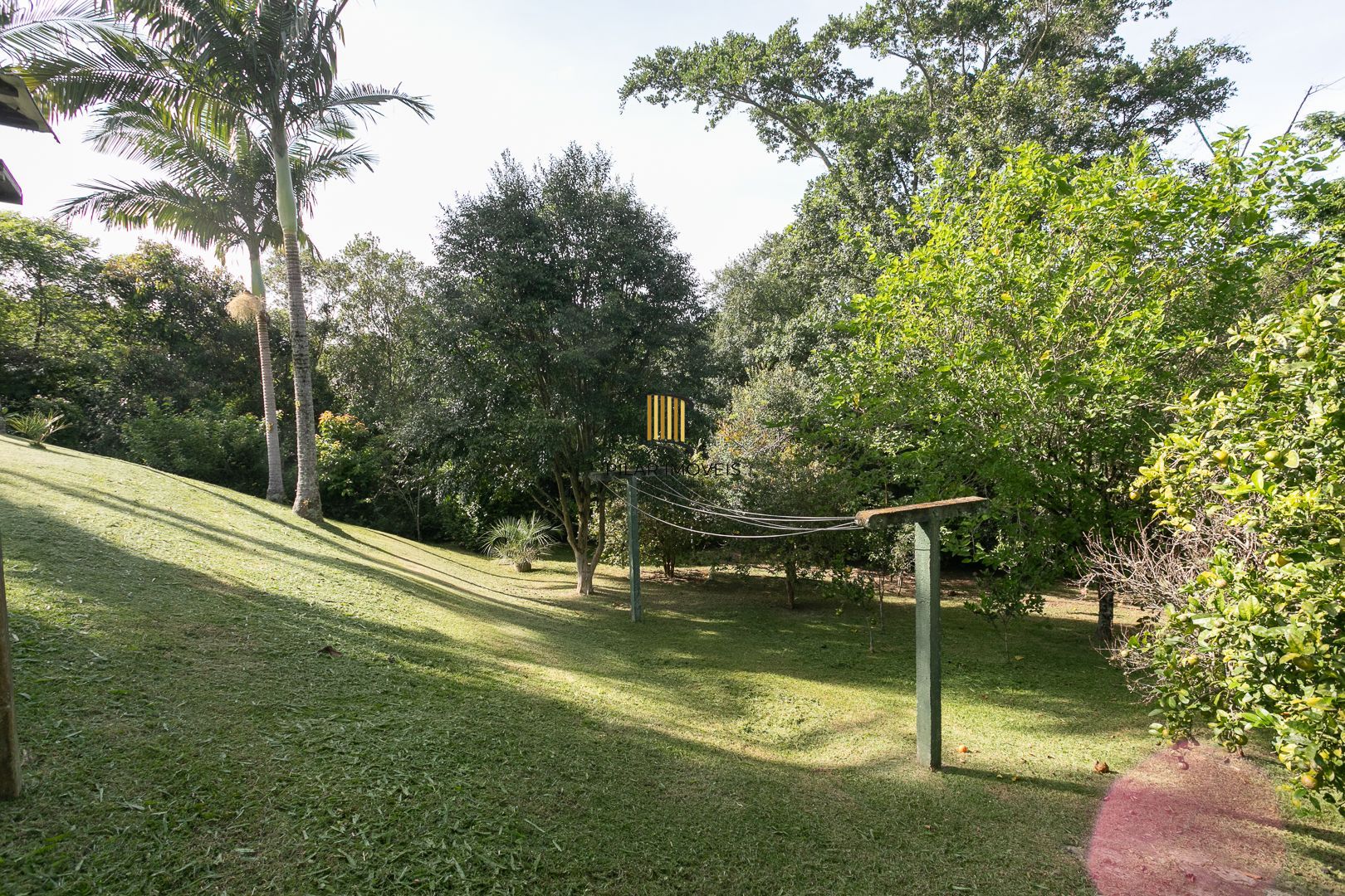 Casa mobiliada em condomínio