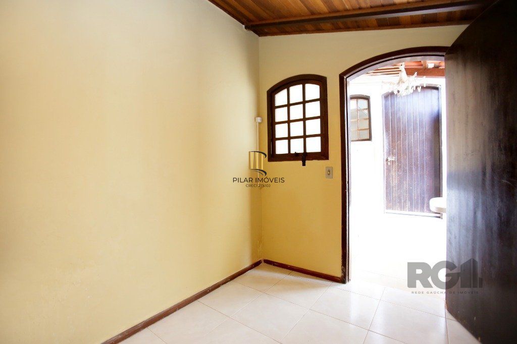 Casa de Condomínio 3 dormitórios no bairro Cristal