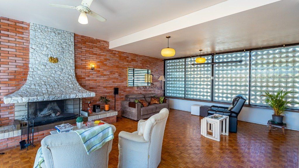 Casa 5 dormitórios no bairro Santa Tereza