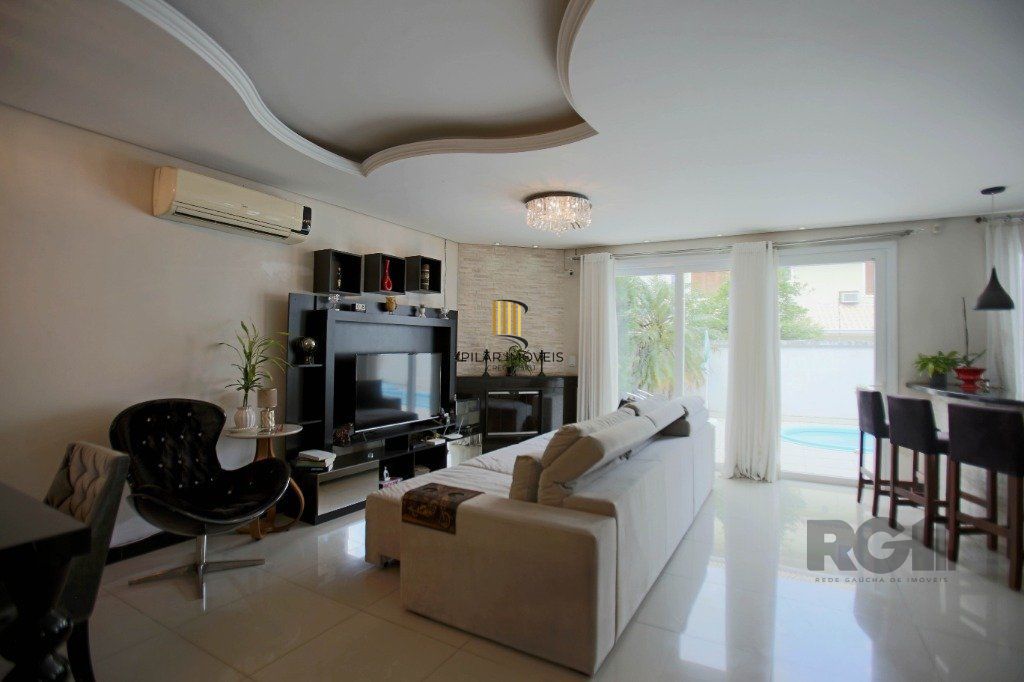 Casa 3 dormitórios no bairro Sarandi