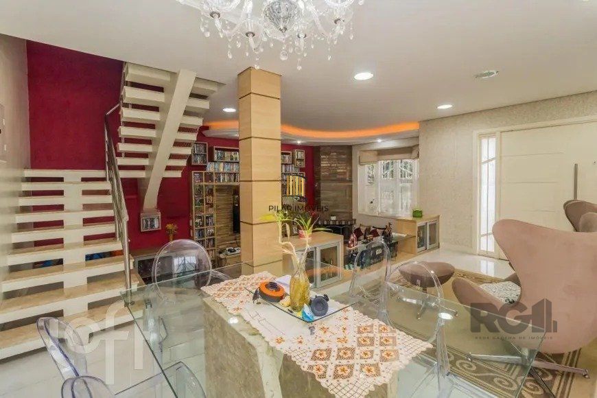 Casa 4 dormitórios no bairro Cristal