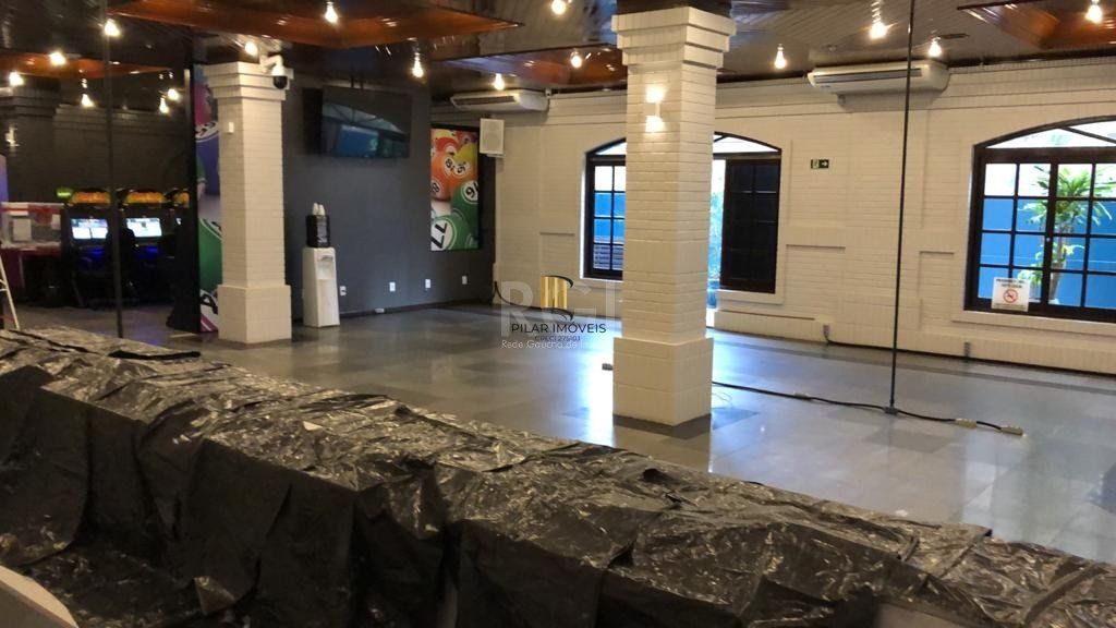 Prédio à Venda - 1650m², 18 vagas - Menino Deus