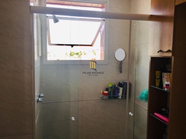 Apartamento com 02 dormitórios, 02 vagas de garagem no Bairro Floresta