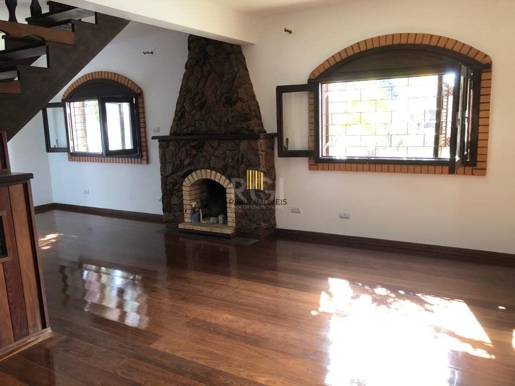 Casa para Venda - 326m², 3 dormitórios, sendo 2 suites, 4 vagas - Parque dos Maias