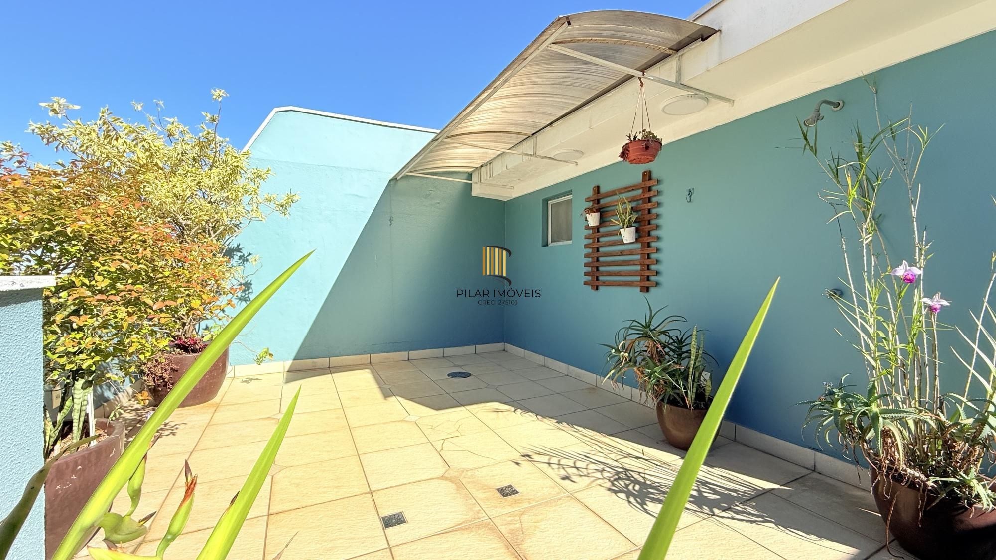 Cobertura Semimobiliada com Vista Panorâmica em Porto Alegre