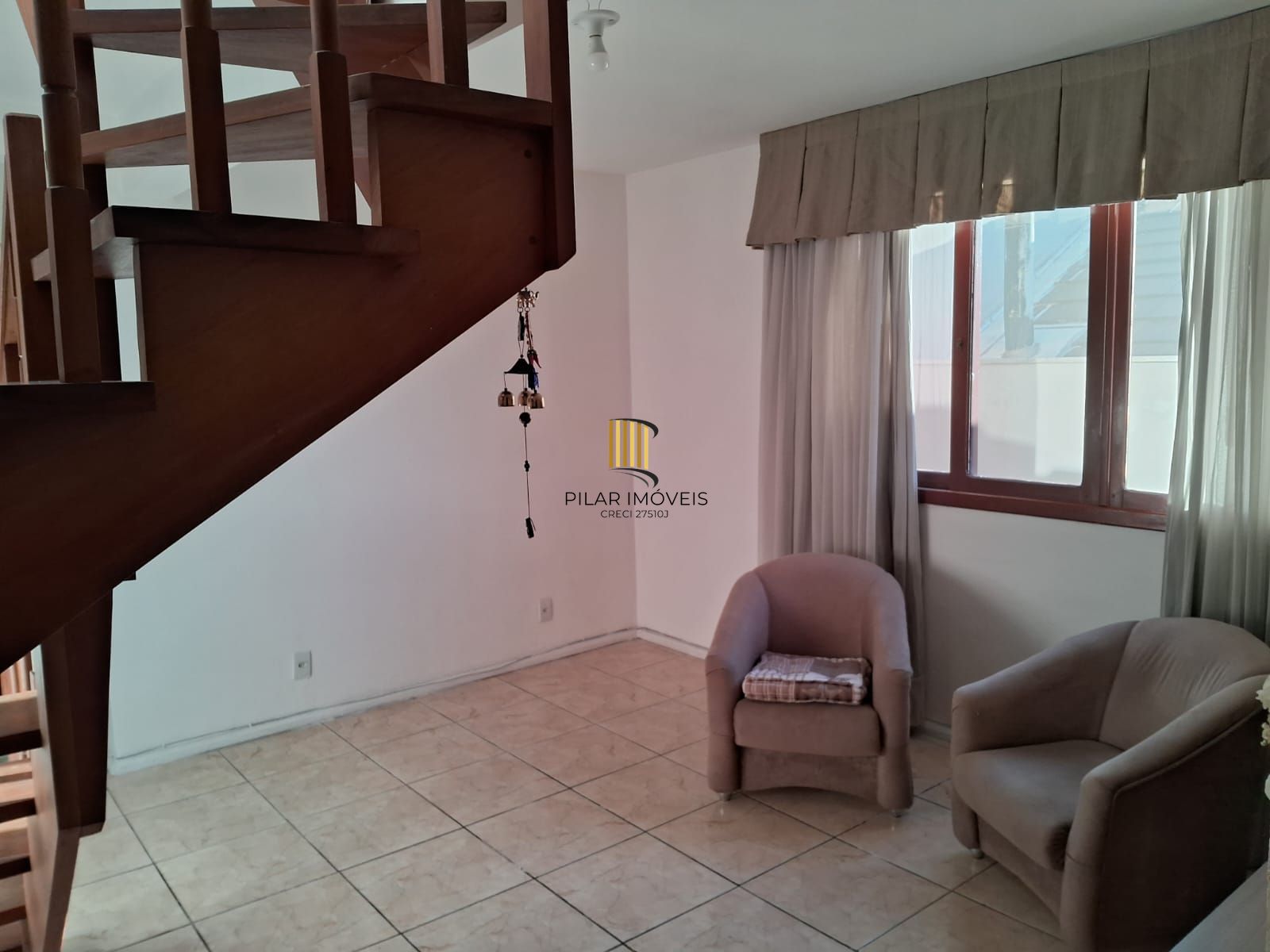 APARTAMENTO COBERTURA COM 02 DORMITÓRIOS, LIVING 02 AMBIENTES COM GARAGEM E BAIXO CUSTO CONDOMINIAL