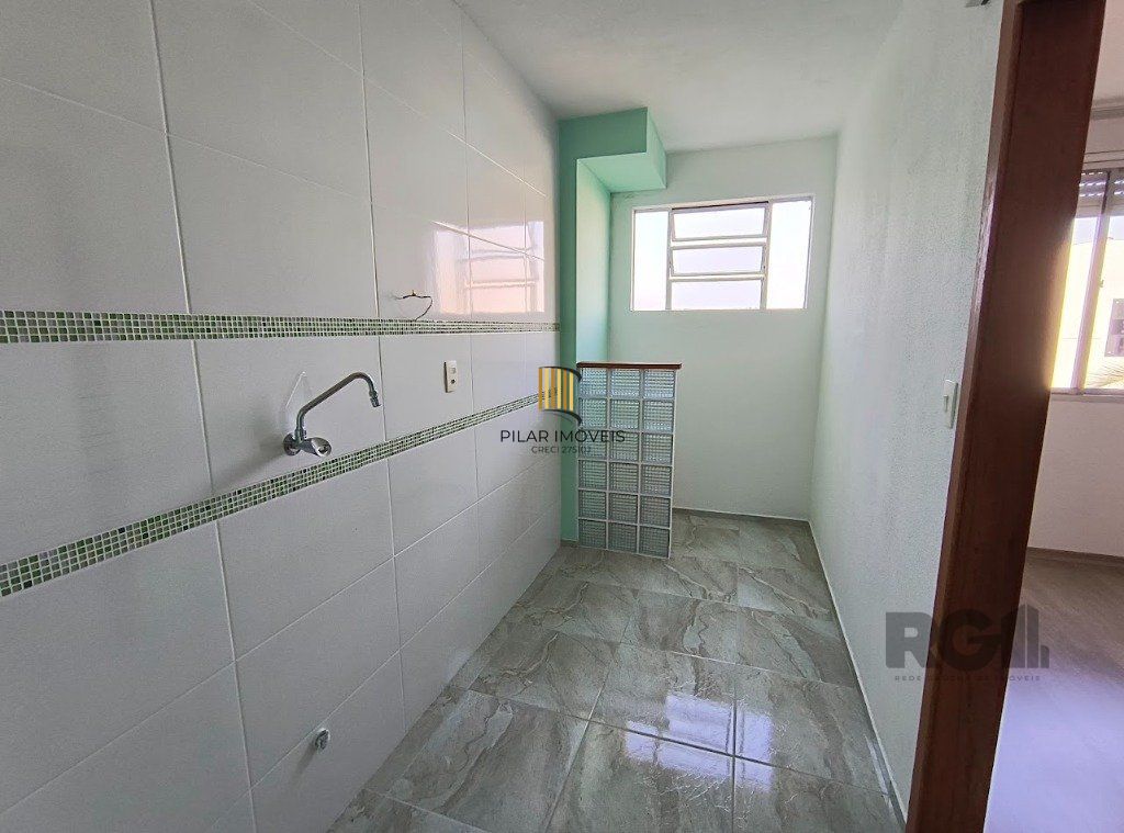 Apartamento 01 do. com estacionamento junto ao novo Cestto da Av. Protásio Alves
