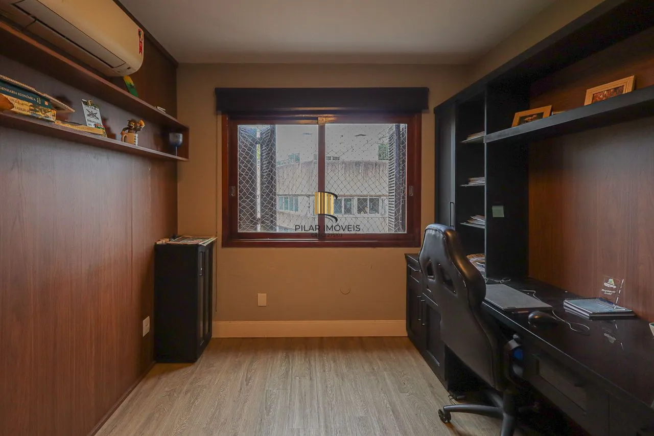 Apartamento cobertura de 03 dormitórios com opção de 05, 03 garagens. Bairro Higienópolis