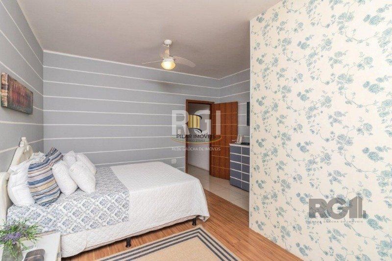Casa 3 dormitórios no bairro Floresta