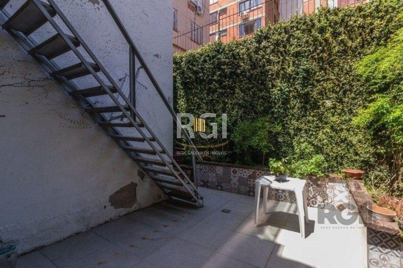Casa 3 dormitórios no bairro Floresta