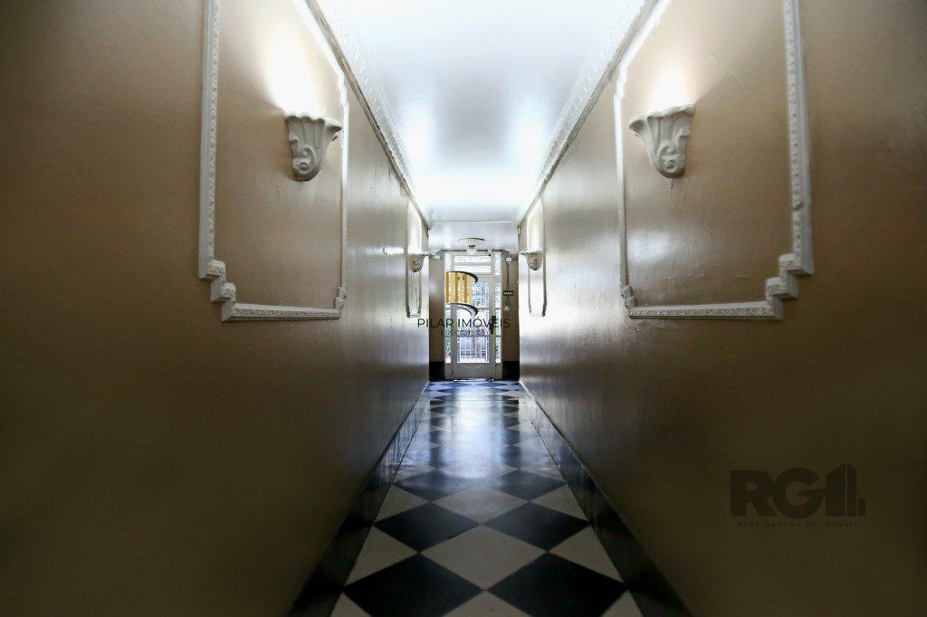Apartamento de 02 dormitórios no Bairro Moinhos de Vento