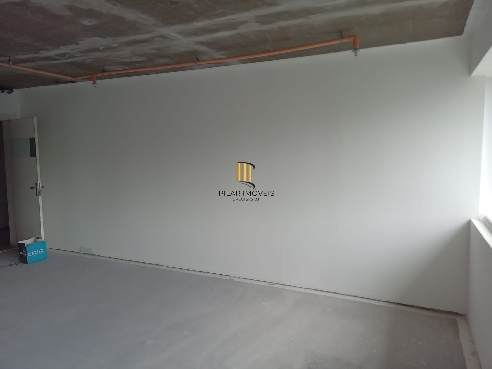 Sala comercial com garagem no DOC na Ramiro Barcelos