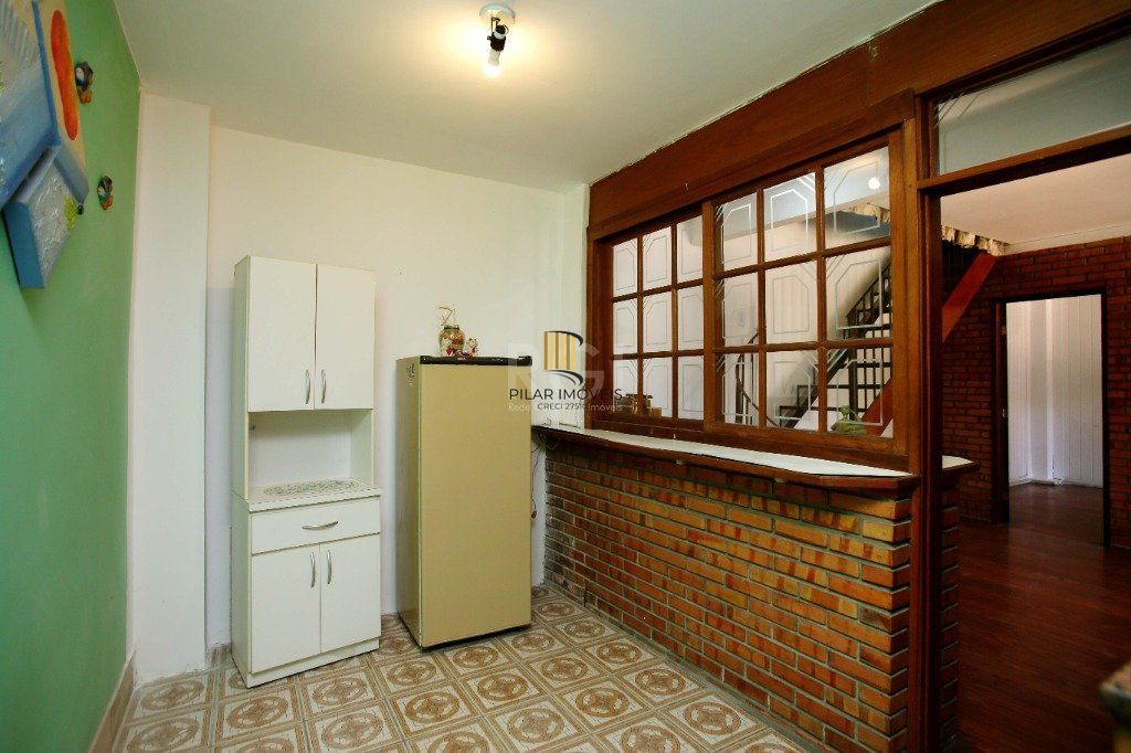 Casa para Venda - 350m², 3 dormitórios, 3 vagas - Passo da Areia
