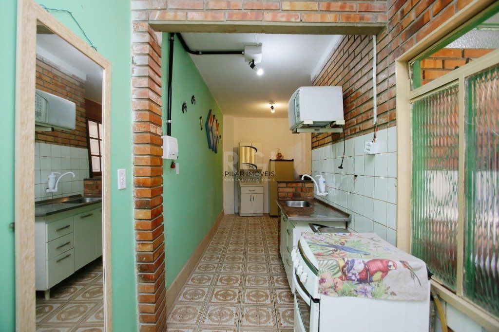 Casa para Venda - 350m², 3 dormitórios, 3 vagas - Passo da Areia