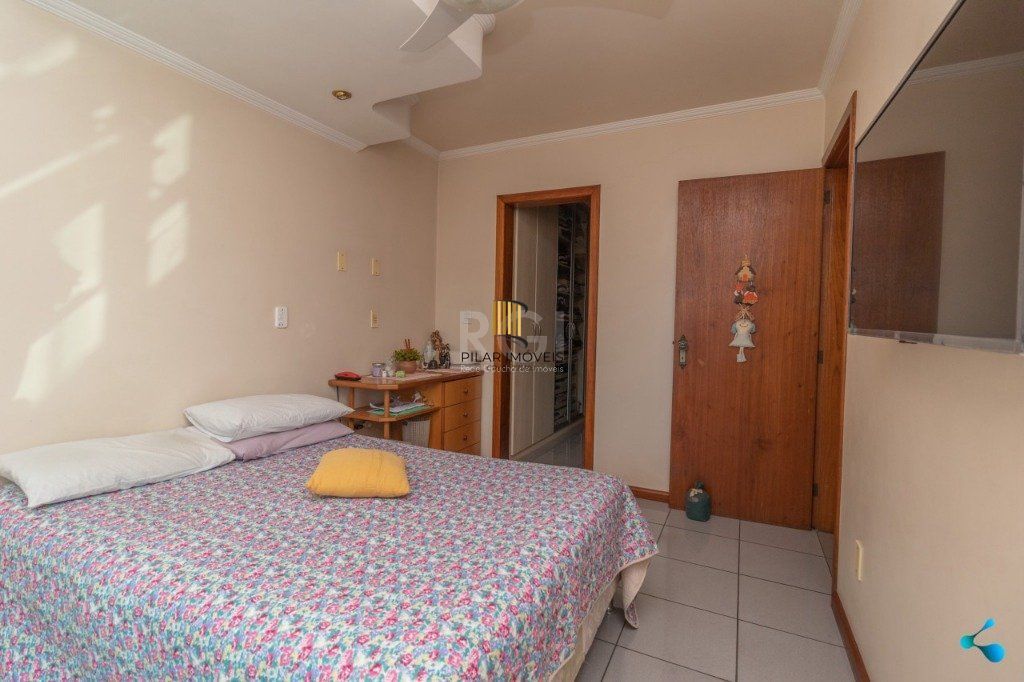 Casa para Venda - 272m², 3 dormitórios, sendo 1 suites, 2 vagas - Sarandi