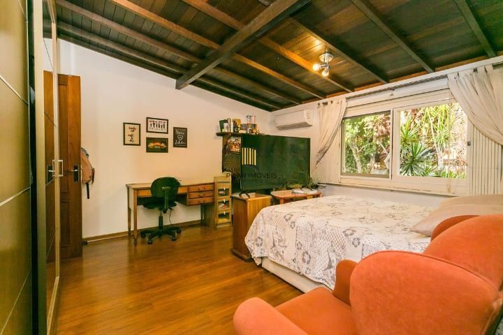 Casa em Petrópolis com terreno de 460 m2