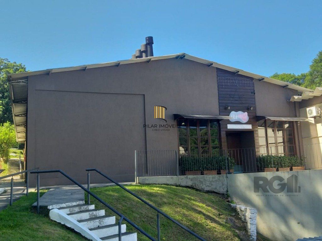 Apartamento 01 do. com estacionamento junto ao novo Cestto da Av. Protásio Alves