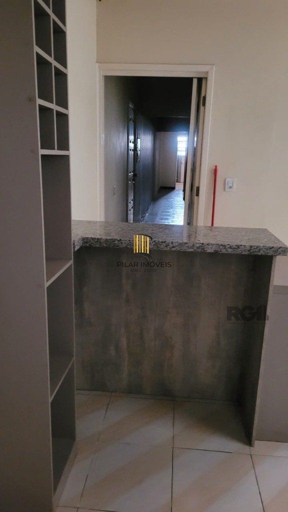 Schumacher loca apt° térreo com terraço, 2 quartos, cozinha semi-mob,  churrasqueira no garden