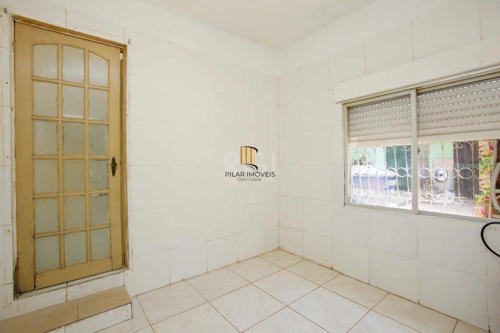 Casa para Venda - 350m², 3 dormitórios, 3 vagas - Passo da Areia