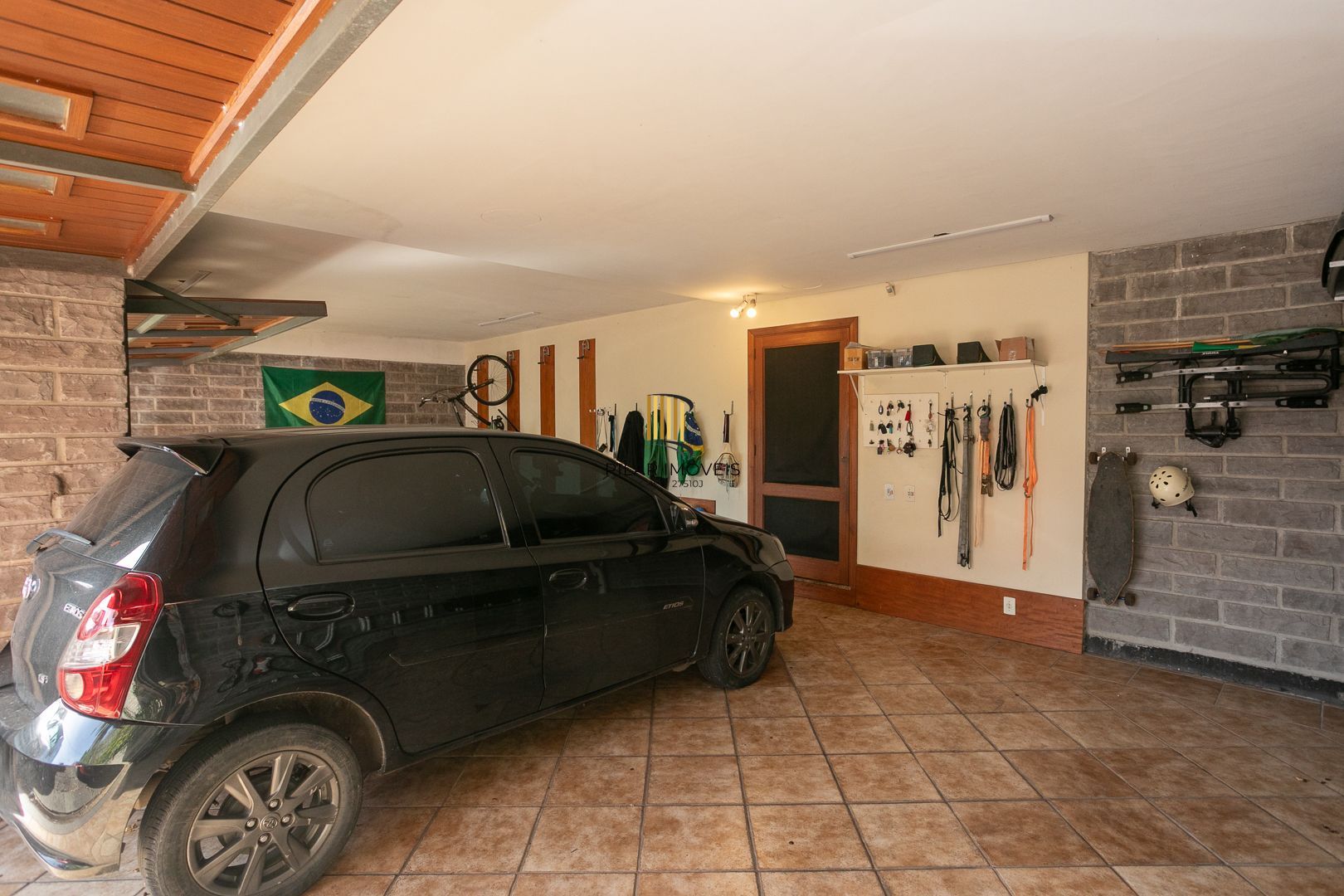 Casa mobiliada em condomínio