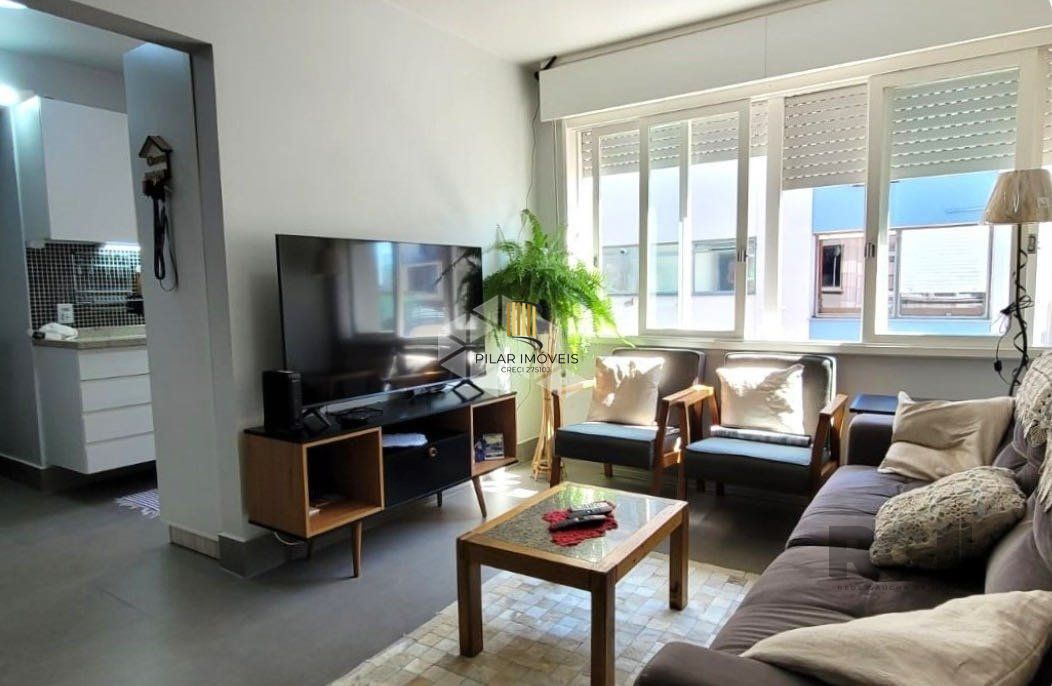 Apartamento 2 dormitórios, sendo 1 suíte, 72 m² de área privativa e 2 vaga(s) de garagem. Localizado na Rua/Av. Bagé, no bairro Petrópolis em Porto Alegre. - Pilar Imóveis
