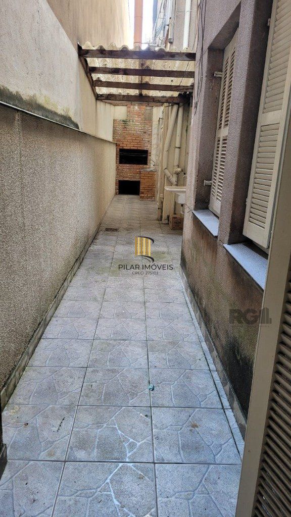 Schumacher loca apt° térreo com terraço, 2 quartos, cozinha semi-mob,  churrasqueira no garden